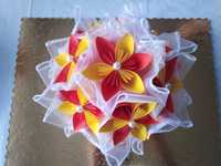 Bukiet z kwiatów kusudama (origami)