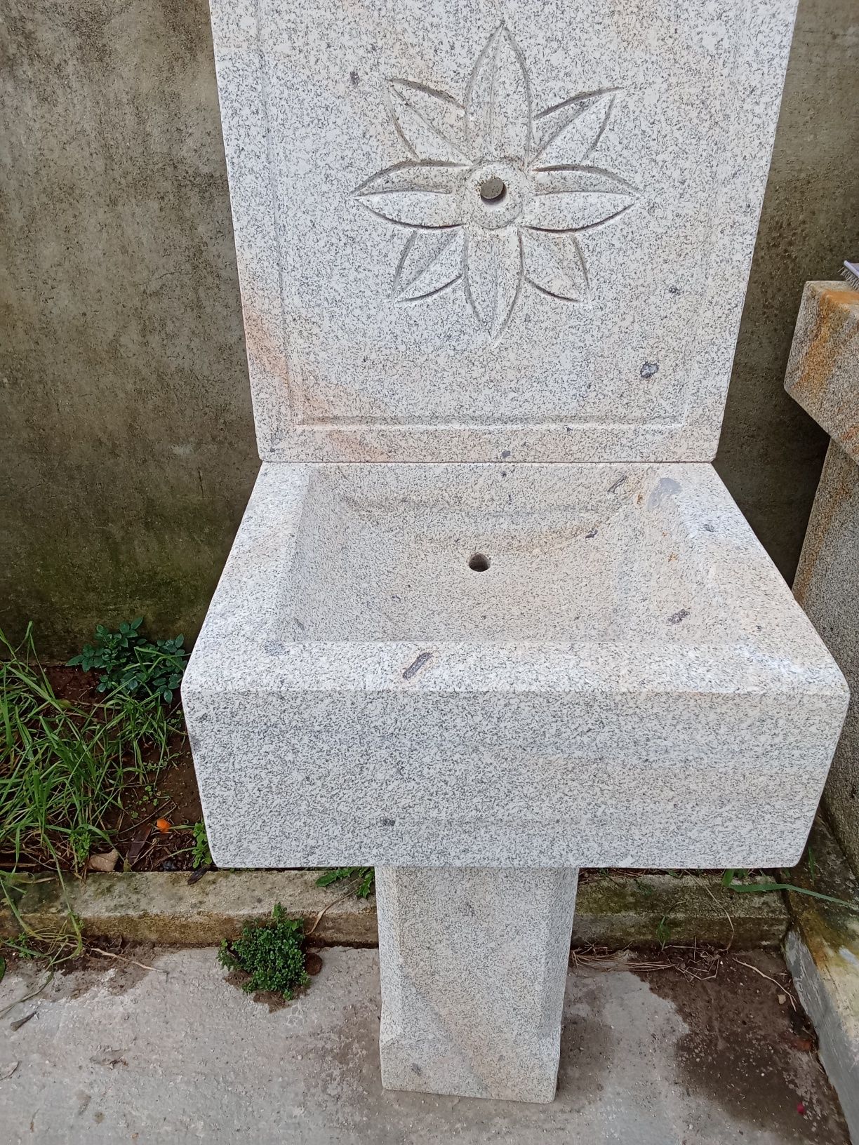 Fontanário em granito