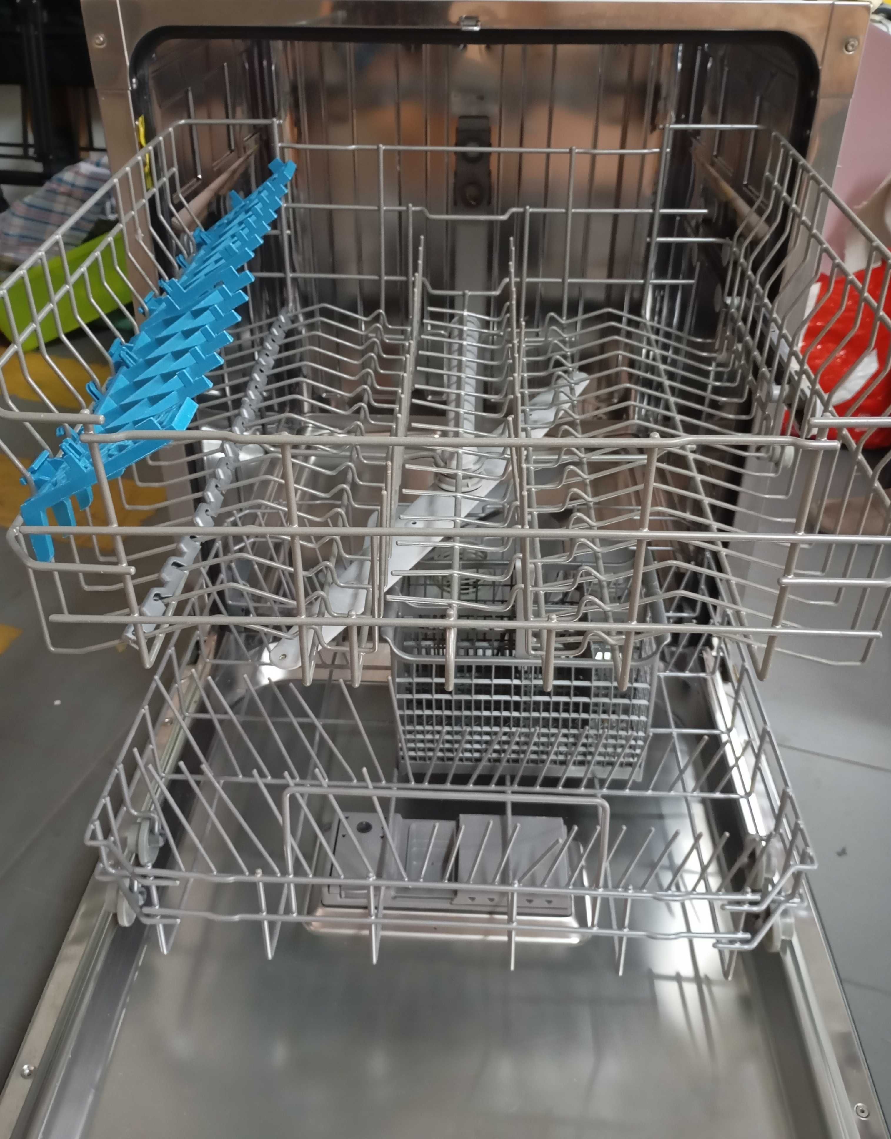 Máquina de lavar loiça de encastrar Candy CDI 1L38 para venda