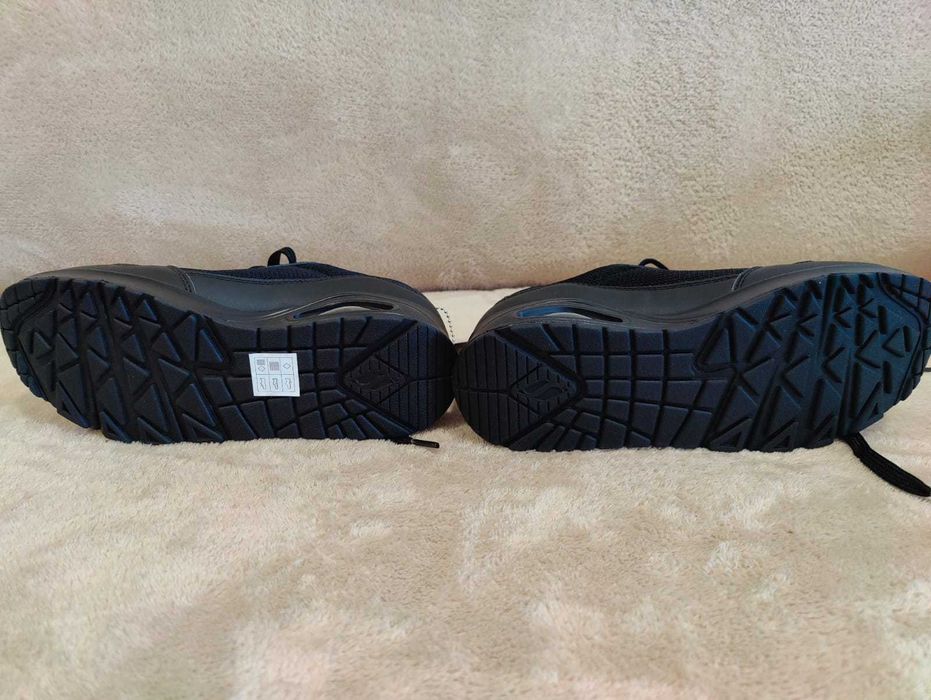 Sapatilhas Skechers Uno tam. 37 novas com etiqueta