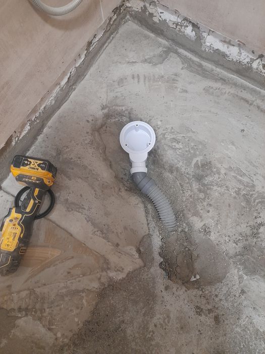 Canalizações  / Thermo acumuladores / esgotos