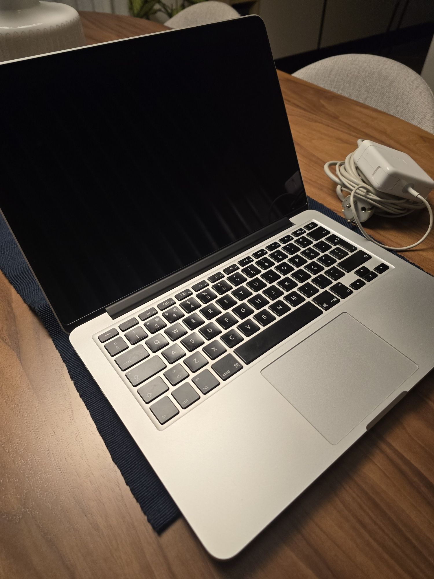 MacBook Pro 2015 8GB 512GB. Troca/Retoma. Acessórios originais