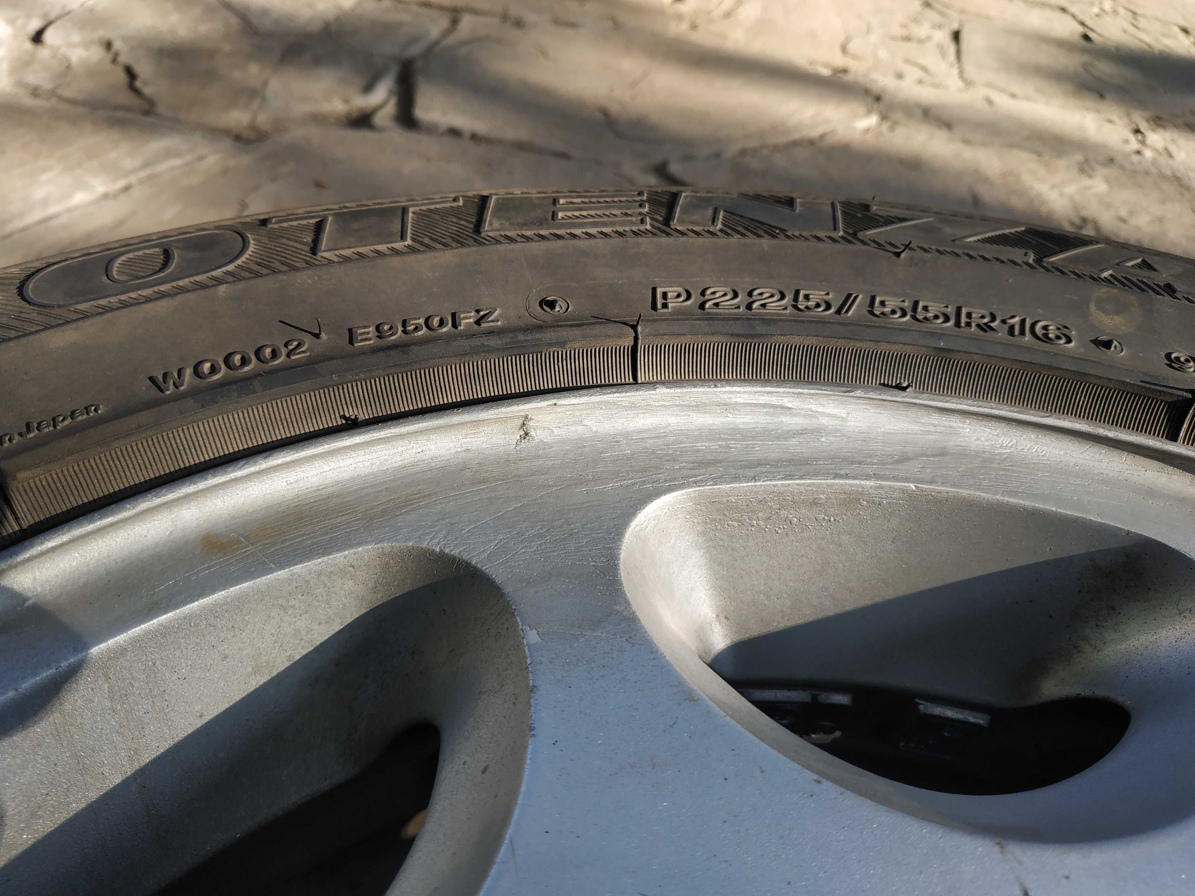 Резина Bredgestone potenza P225/55R16 Japan и диск 7 1/2Jx16H2 Бельгия