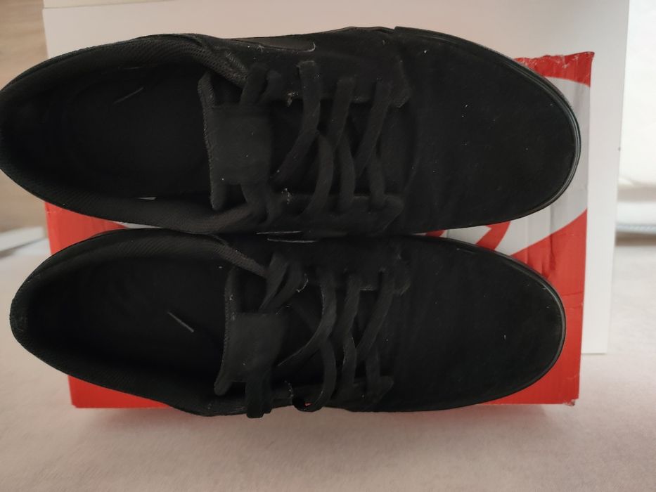 Чоловічі кеди Nike 44 розмір 28 см 

Опис:

Це класичні чорні кед