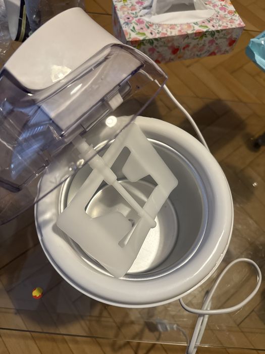 Urządzenie do wyrabiania lodów Clatronik ICM 3764