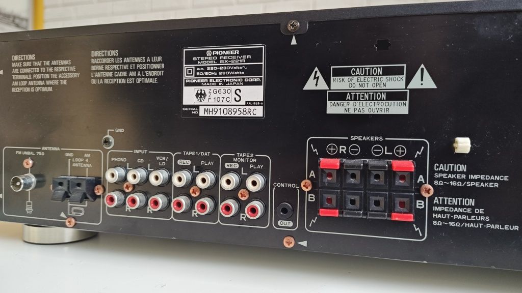 PIONEER SX-221R amplituner stereo Hi-fi.