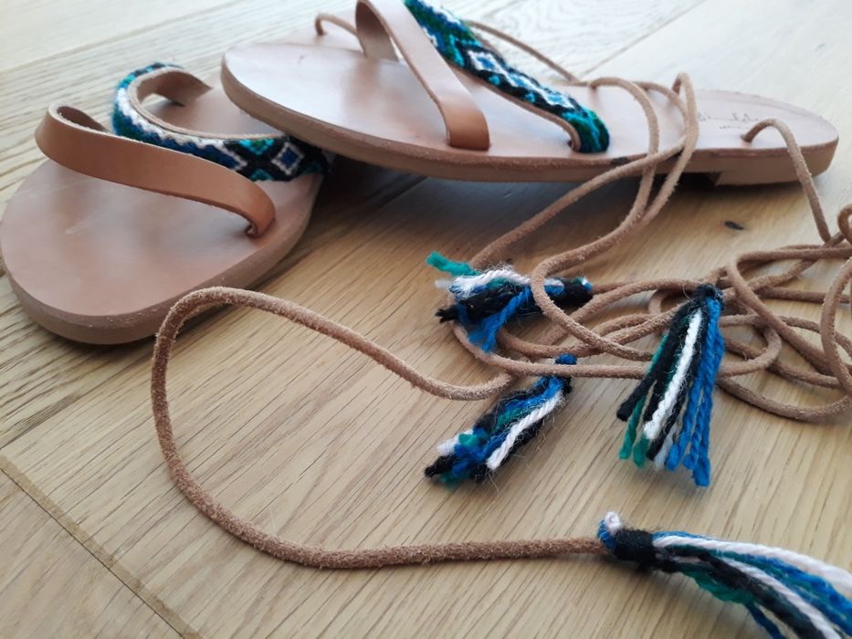 Nowe Skórzane sandały rozm. 35 nowe