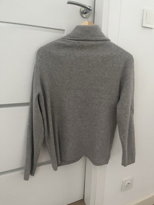 Szary sweter Massimo Dutti