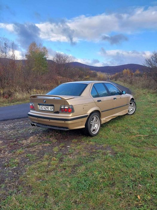 Продам BMW E36 1.8бензин