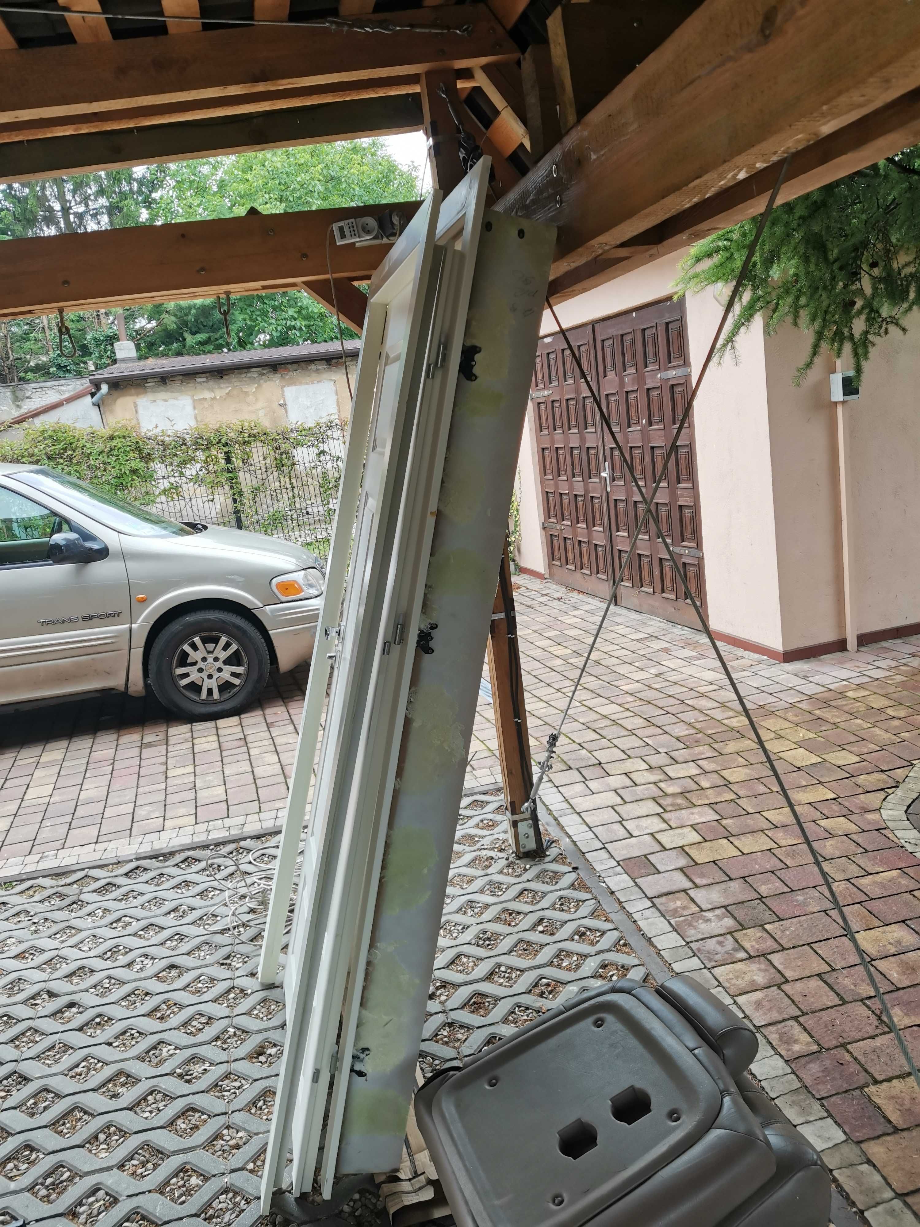 Drzwi wewnetrzne, białe, 80 I 60cm, prawe, z podcieciem