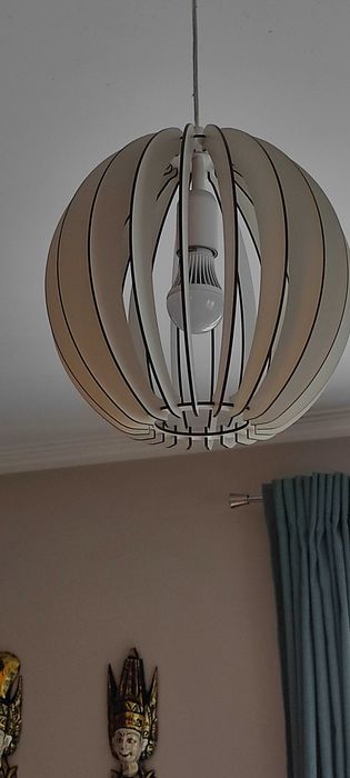 Candeeiros de teto brancos