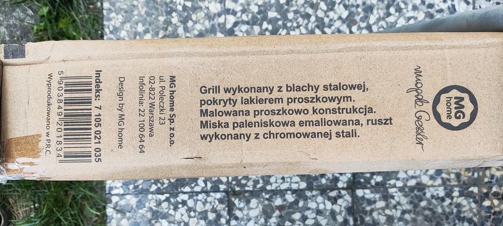 Grill wiszący na trójnogu