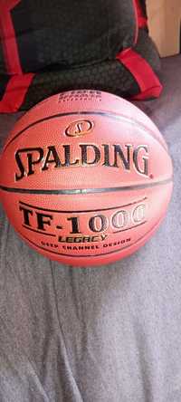 Nowa piłka Spalding Legacy TF-1000