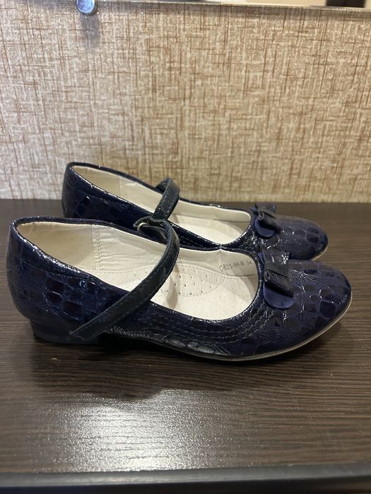 Продам туфлі дитячі