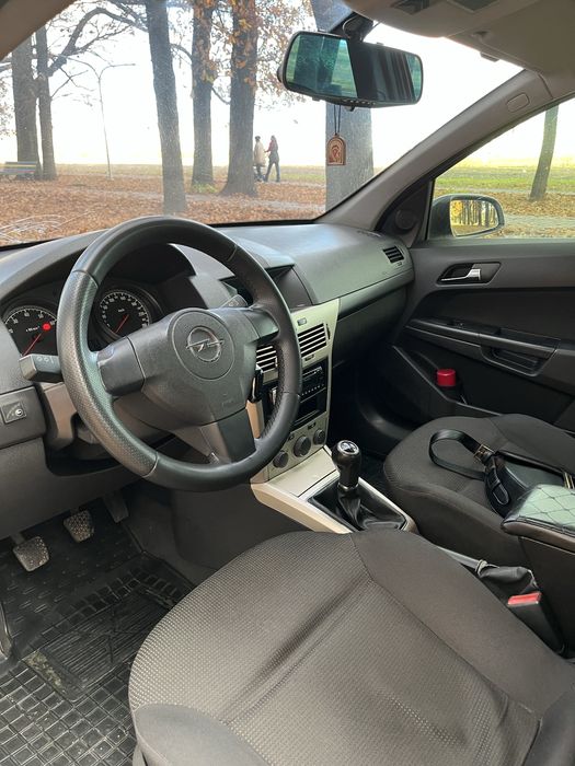 Продам Opel Astra H