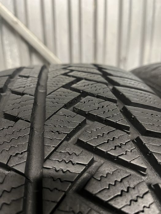 nr204 2 opony zimowe  uzywane continental 215/55/17