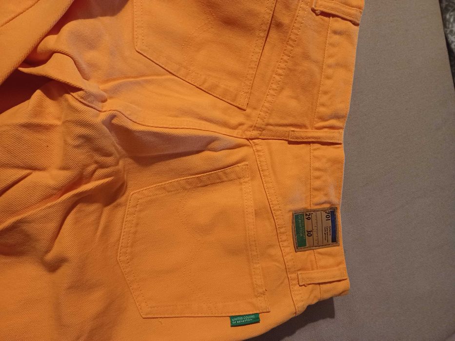 Calças Benetton cor de laranja