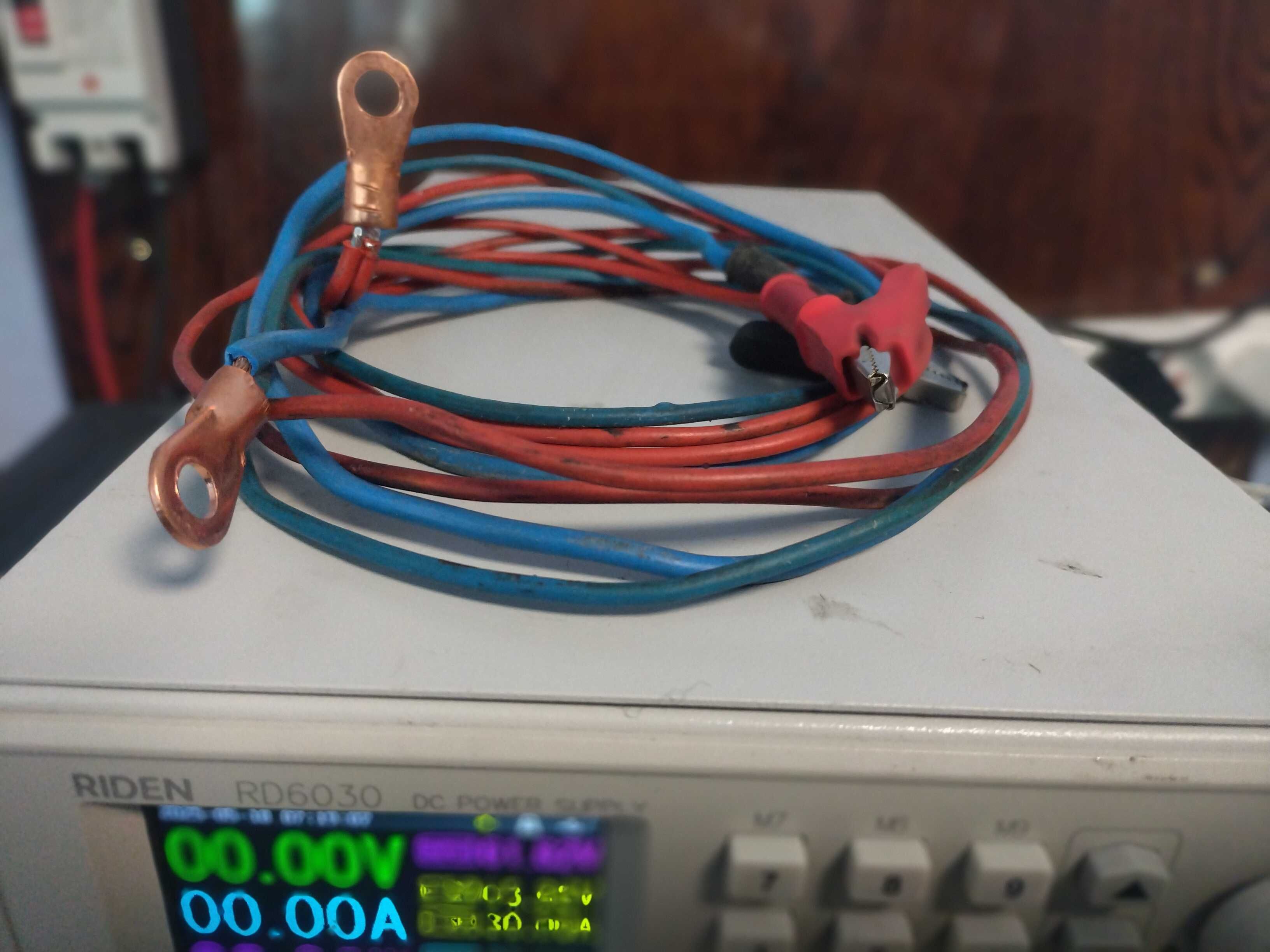 Лабораторний блок живлення RIDEN RD6030 з WiFi-модулем