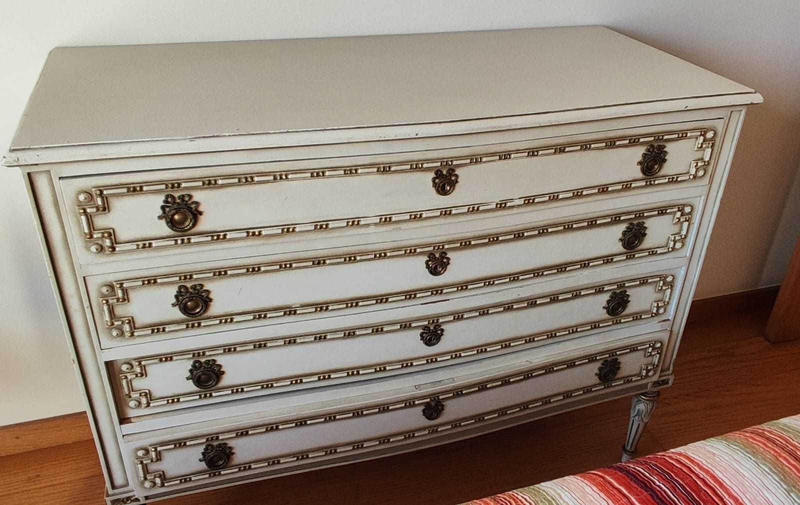 Cômoda de quarto lacada