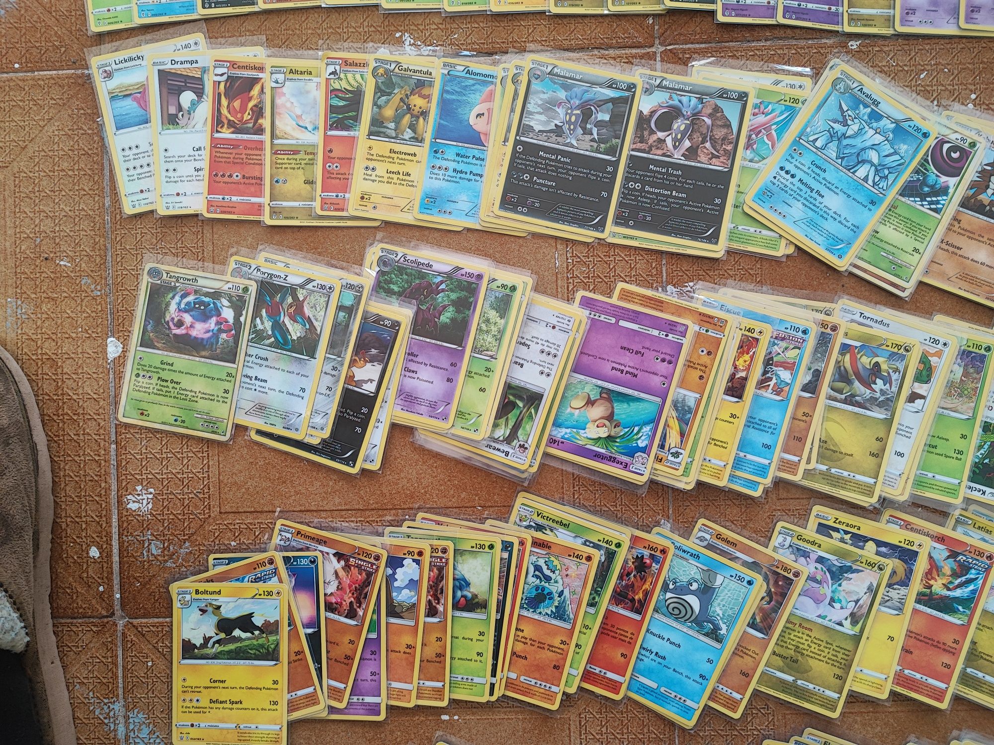 Grande lote cartas Pokémon muitas raras