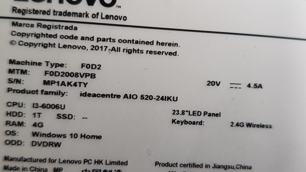 Komputer Lenovo all in one 520-24IKU