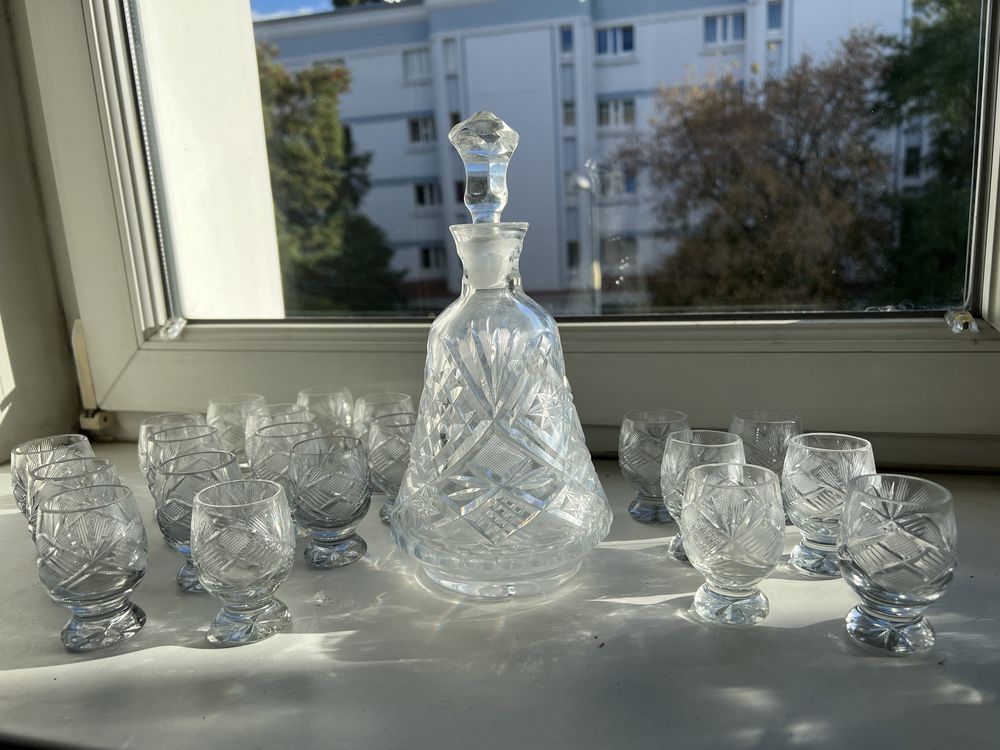 Kryształowa karafka + 23 kieliszki