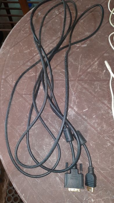 Kabel sygnałowy wizyjny z komputera PC na Telewizor TV
