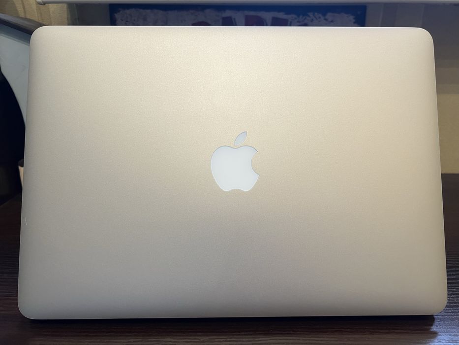 Ідеальний MacBook Air 13 A1466, i7 2.2ГГц, 8/256Гб, БАТАРЕЯ до 9 годин