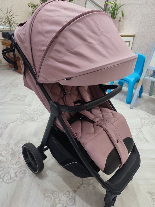Прогулянка коляска
