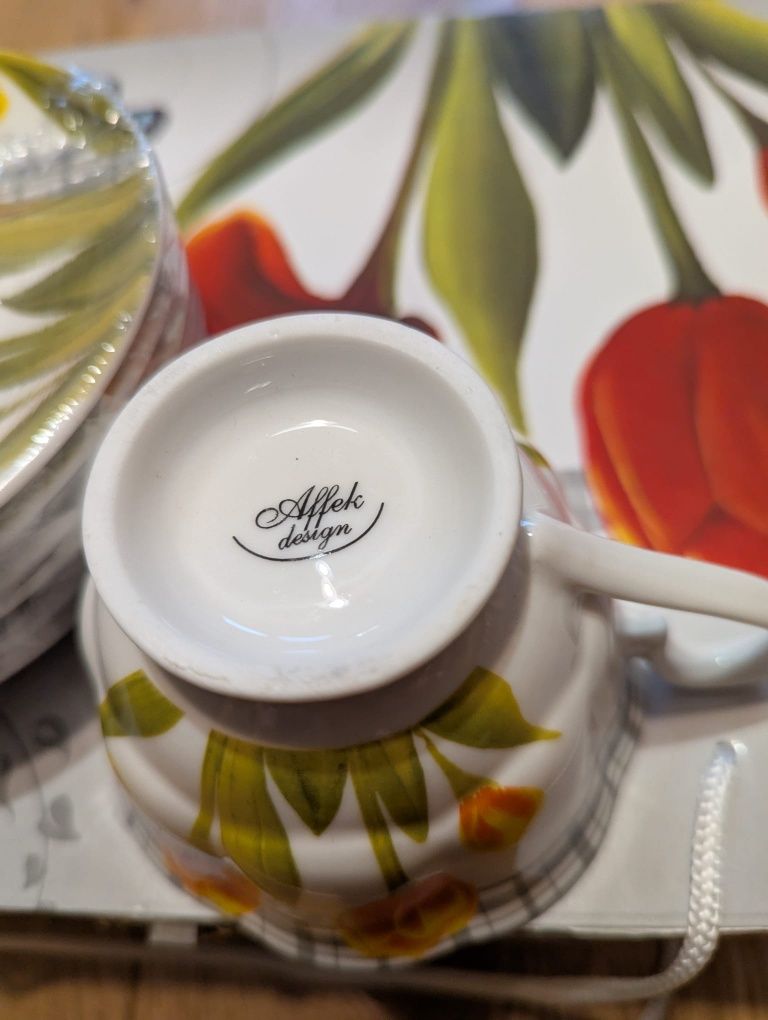 Filiżanki porcelanowe że spodkami AFFEK DESIGN 6 szt.