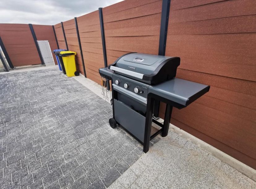 Domek nad jeziorem jacuzzi sauna linia brzegowa prywatna plaza TOP 8os