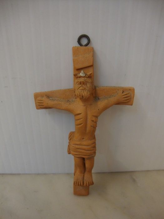 Crucifixo em terracota