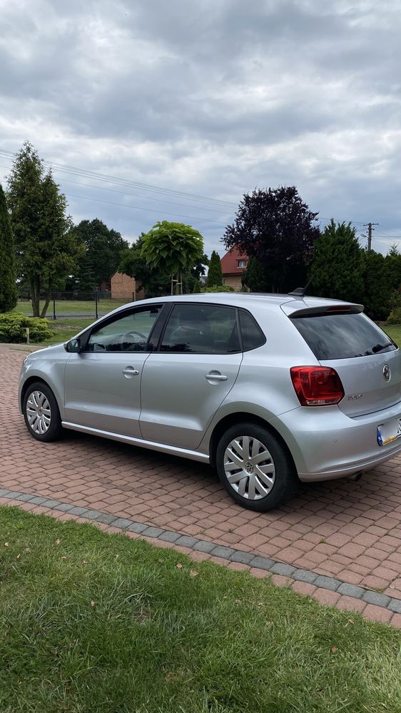 Samochod volkswagen polo 2010