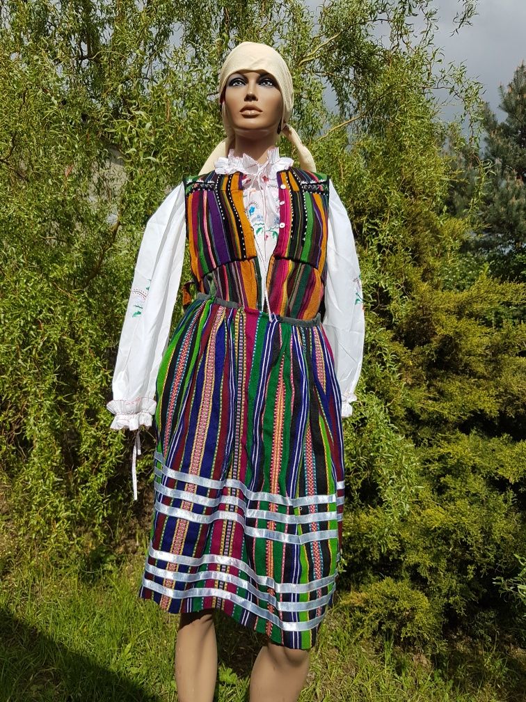 Strój ludowy kiecka wełniak folk ludowa haftowana