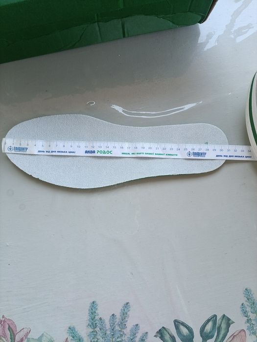 Продаю оригінальні чол.кросівки LACOSTE.