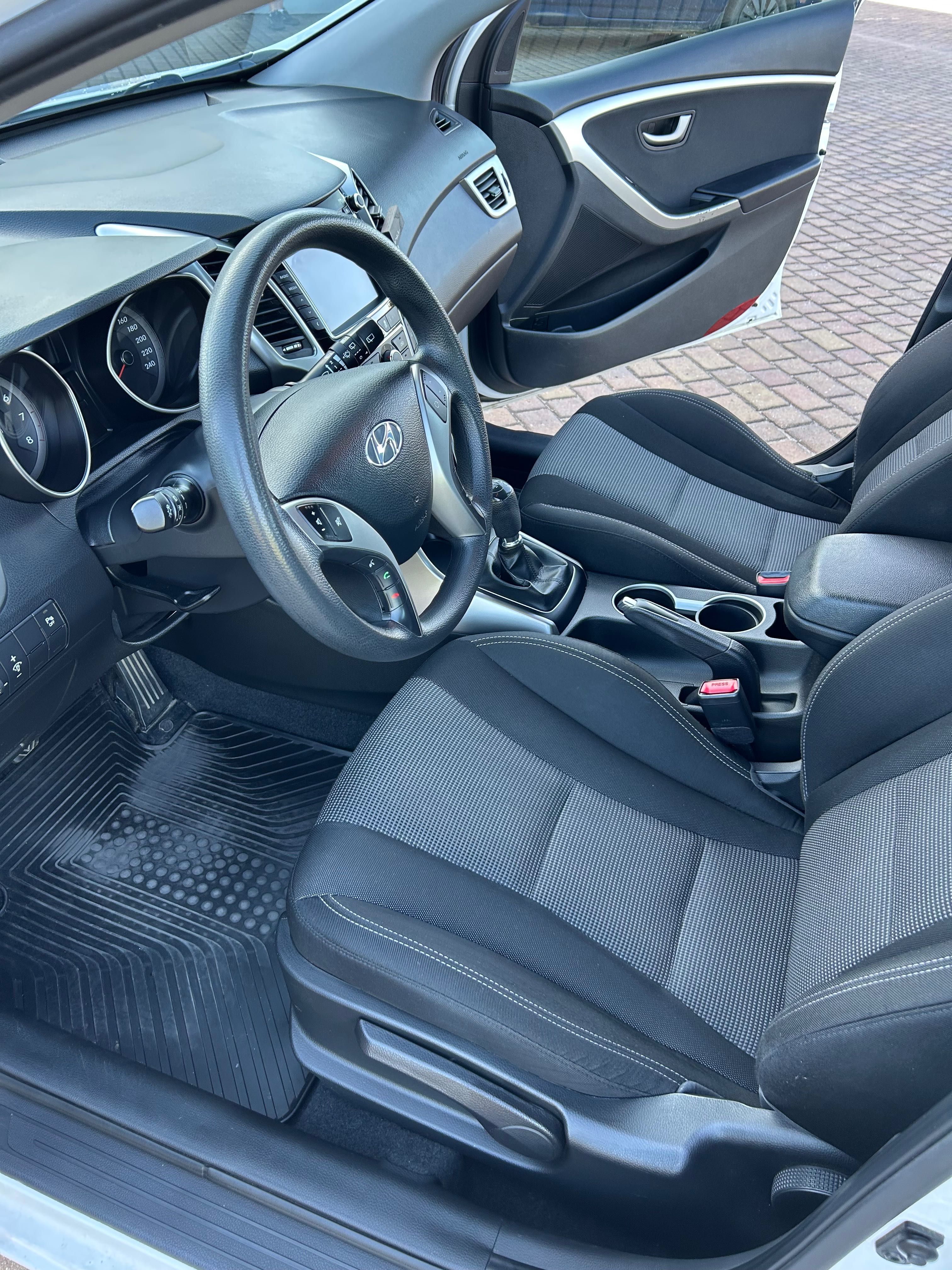 Hyundai i30 1.4 16V DOHC