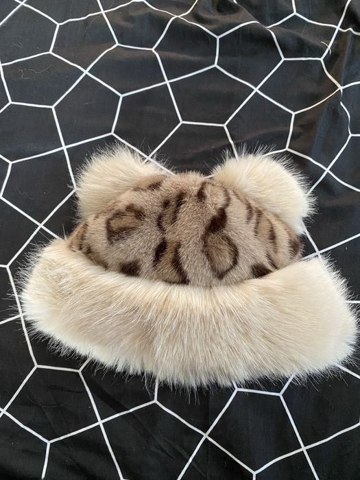 Хутряні шапки з вушками панамки жіночі