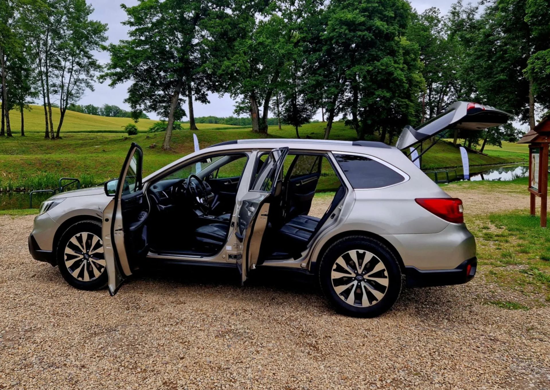 Subaru Outback Subaru Outback V Exclusive z CarPlay i Android Auto.