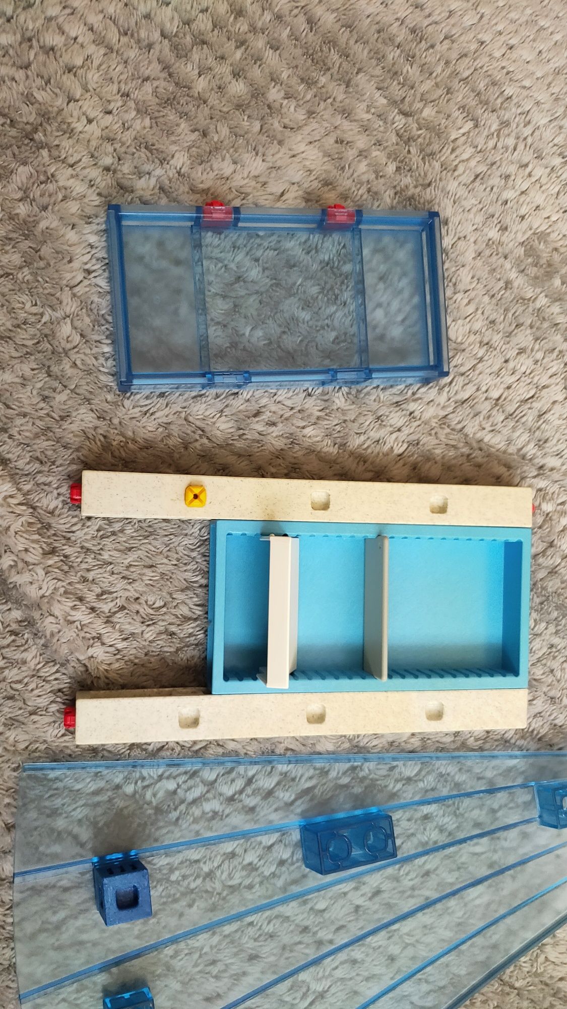 Różne elementy Playmobil dach