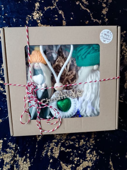 Box świąteczny z makramy zielony