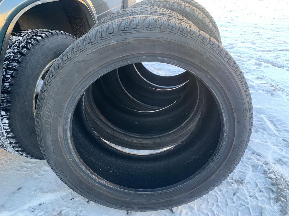 Зимова резина Goodyear ultragrip ice 2 r17