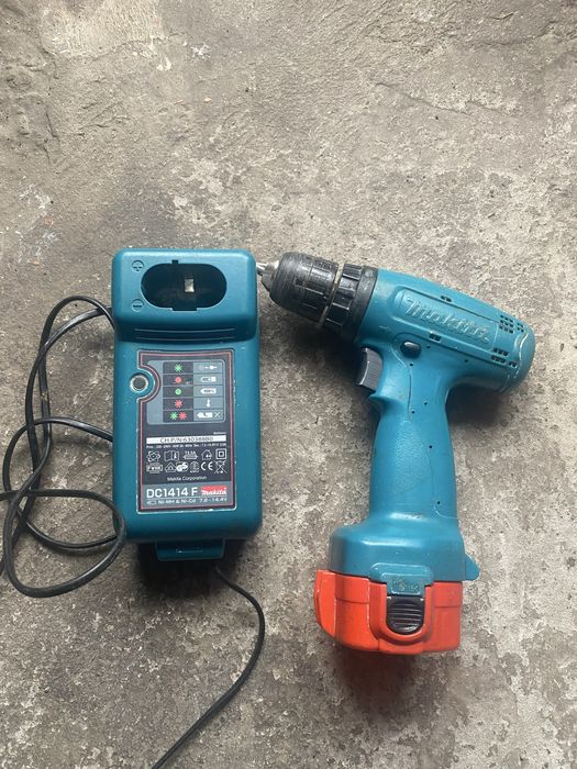 Шуруповерт Makita