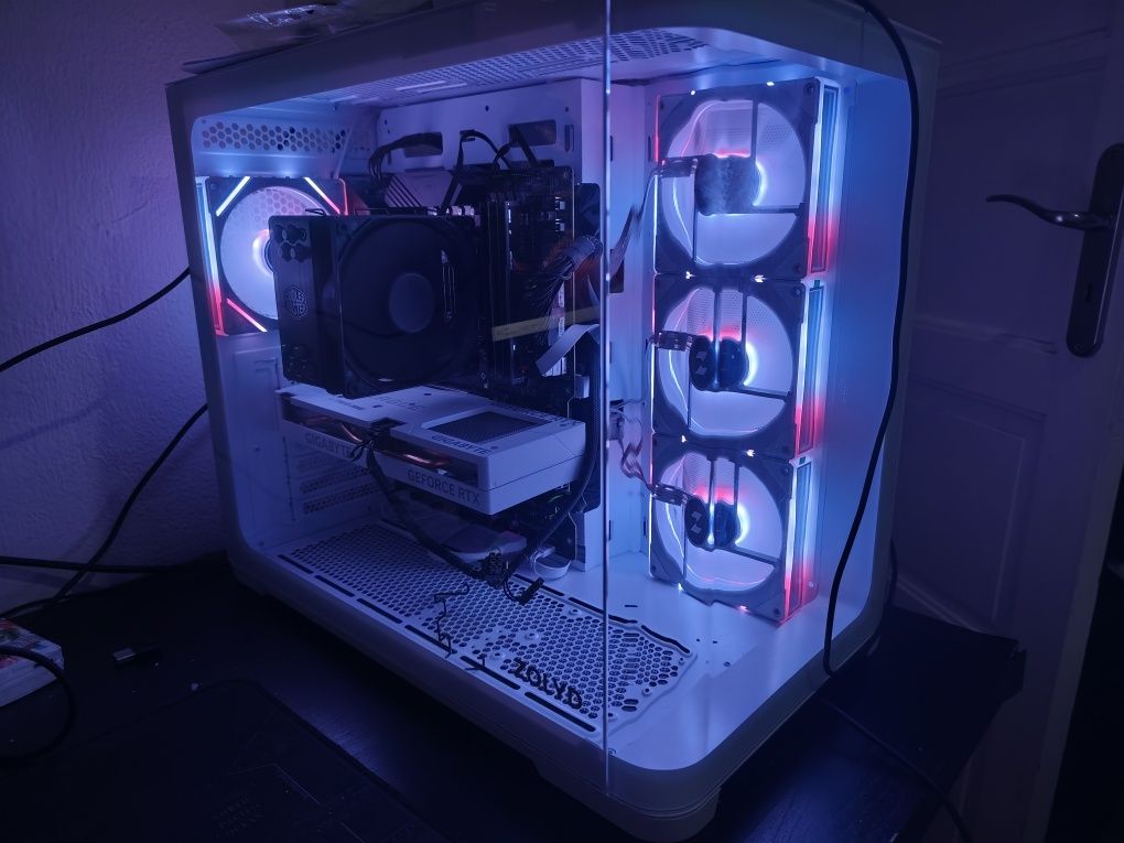 PC com ryzen 7 5700X e uma 4060 oc