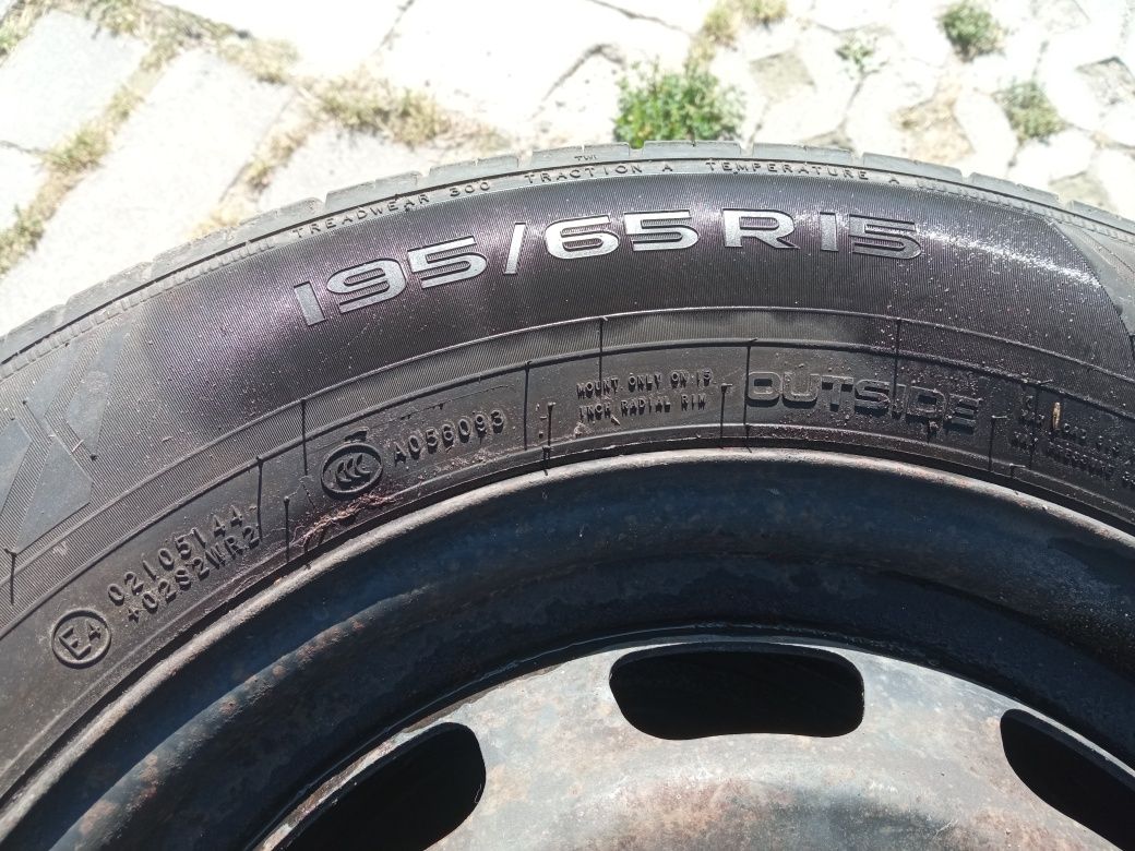 Koła 5x108 Volvo 15" 195/65R15 Nokian kołpaki