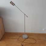 Lampa stojąca z możliwością obrotu