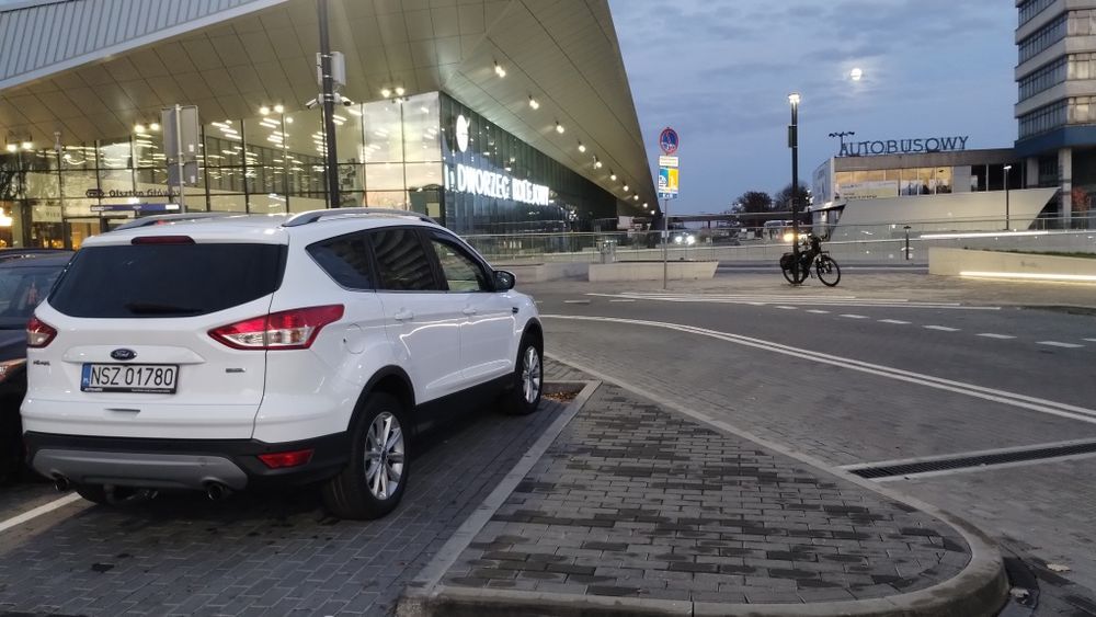 Przewóz VIP osób i przesyłek, inne zlecenia.