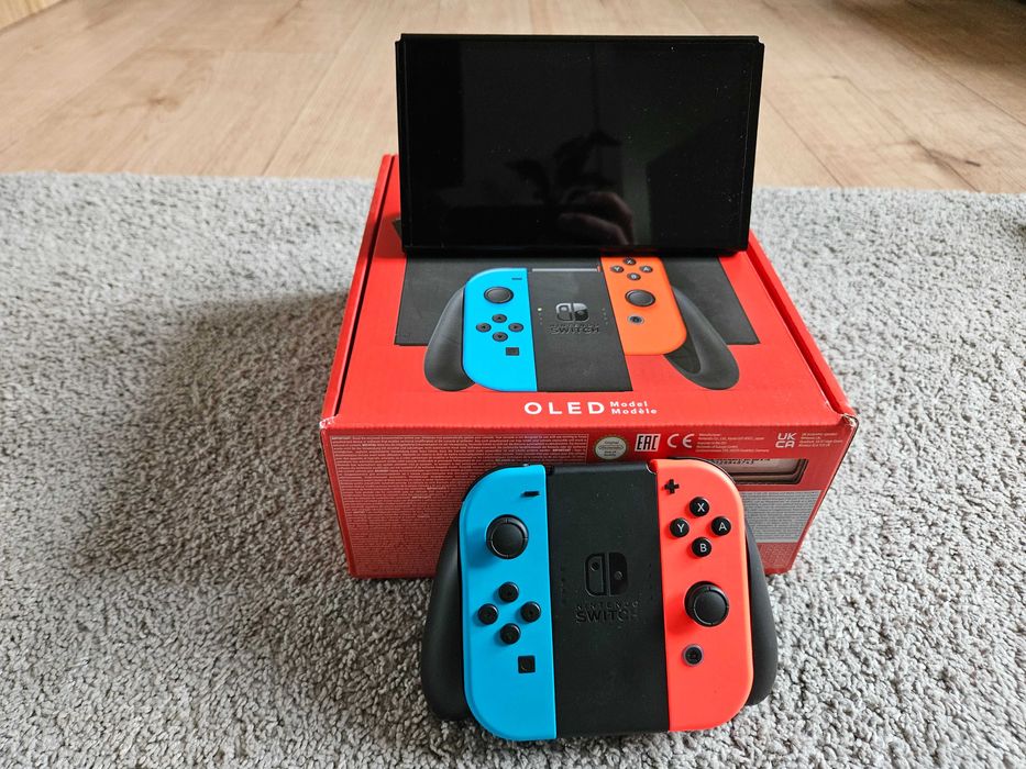 Sprzedam konsolę Nintendo Switch OLED + gry i akcesoria