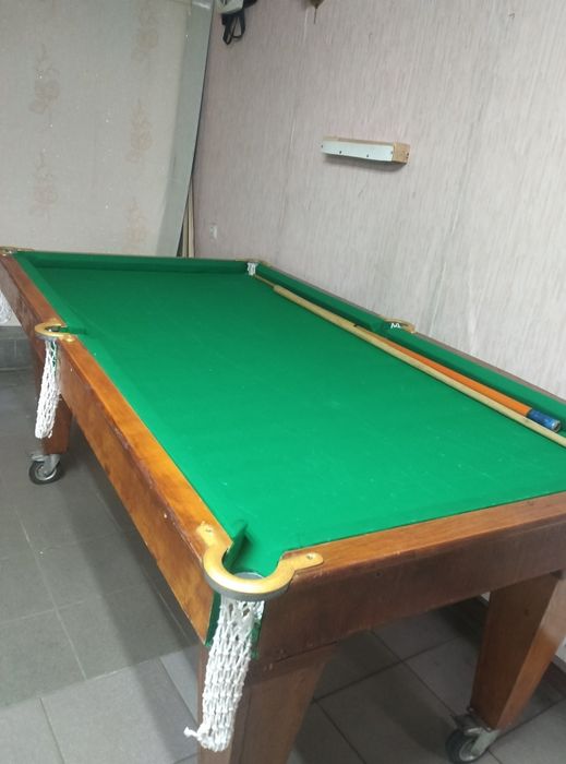 Продам бильярд стол.
