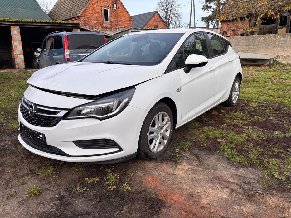 Opel Astra 1.6D 110KM pali jeżdzi zadbana