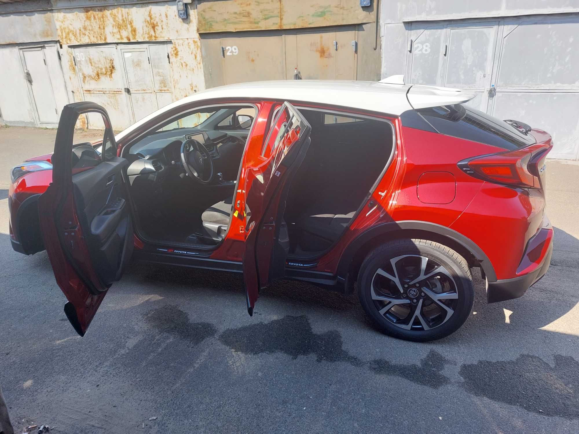 Продам Toyota C-HR